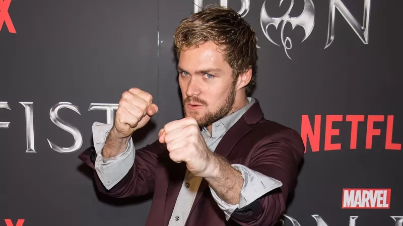 芬恩·瓊斯（Finn Jones）承認批評，決心證明懷疑者是錯誤的